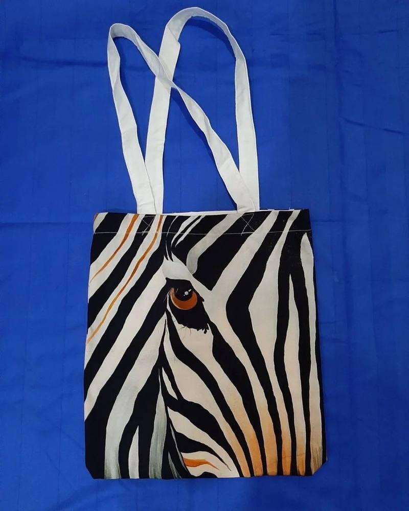Zebra chop etilgan mato sumka